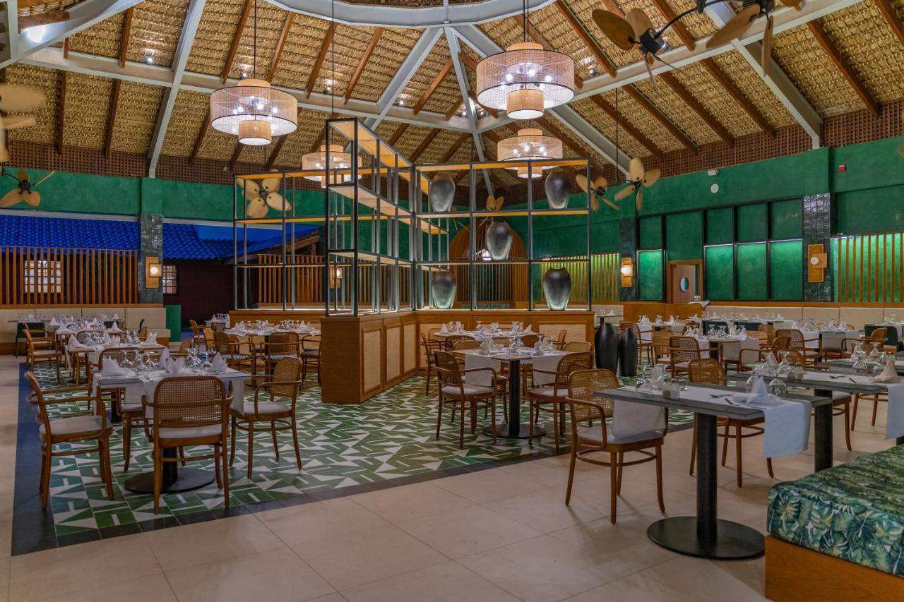 Caribe Deluxe Princess Punta Cana Esterno foto The interior of the restaurant