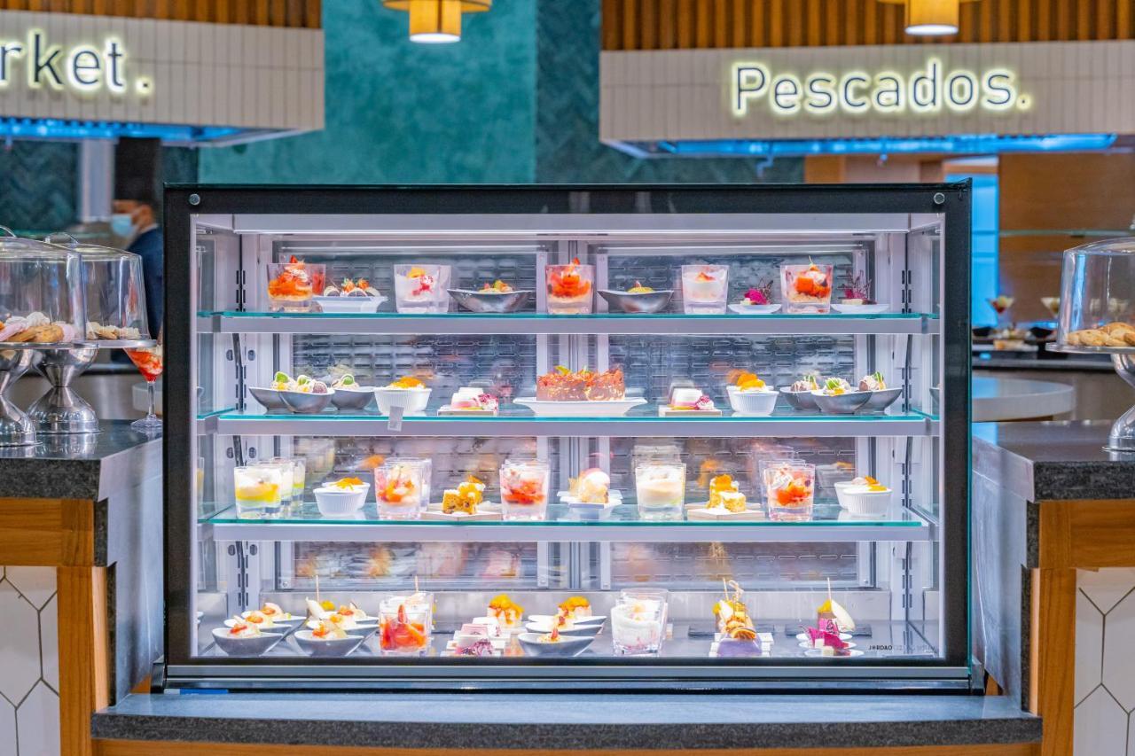 Caribe Deluxe Princess Punta Cana Esterno foto A display case