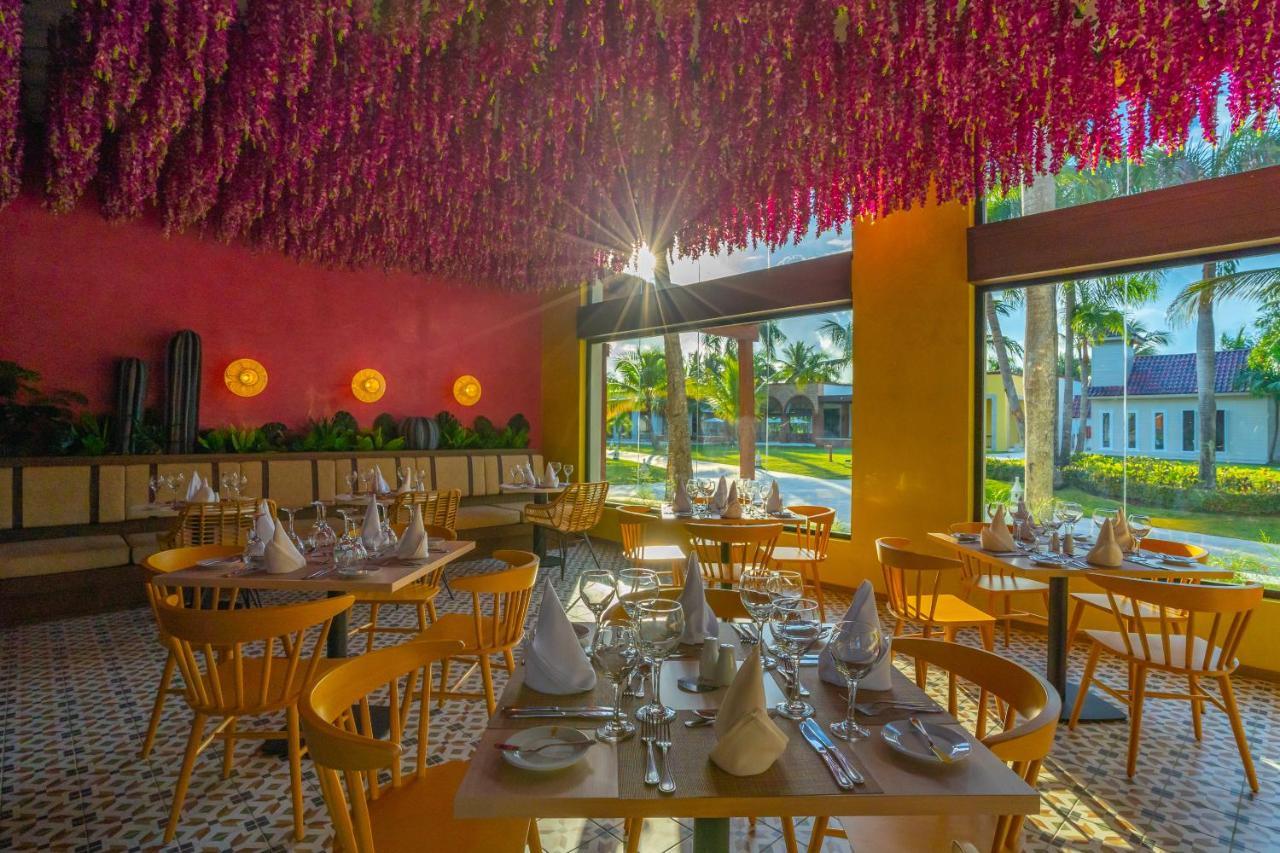 Caribe Deluxe Princess Punta Cana Esterno foto Restaurant at the hotel