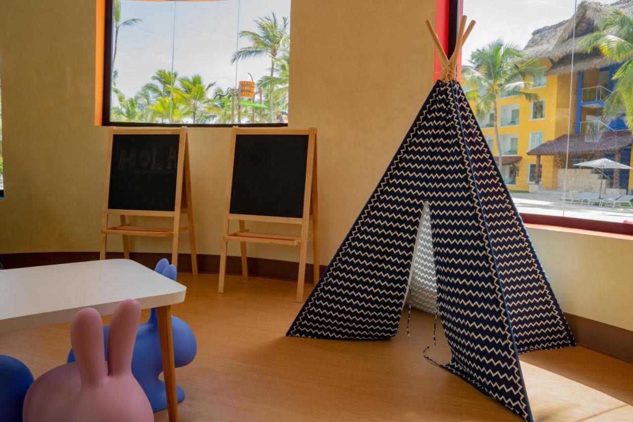 Caribe Deluxe Princess Punta Cana Esterno foto A teepee in a children's playroom
