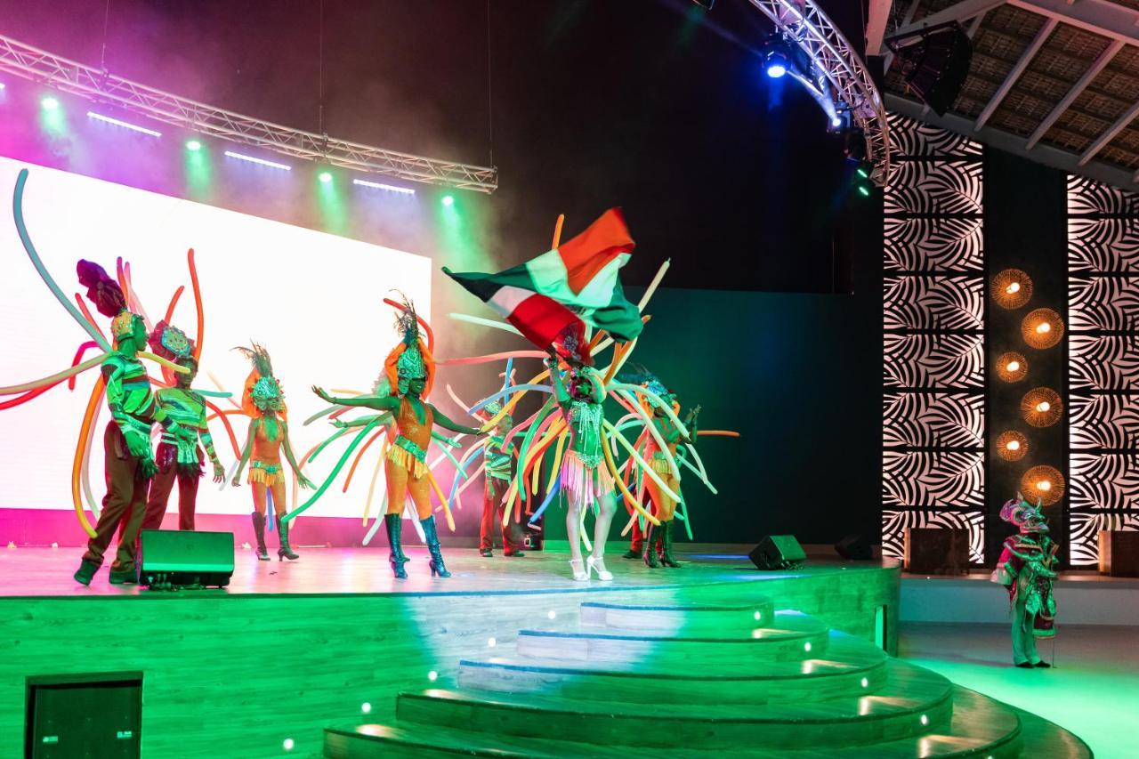 Caribe Deluxe Princess Punta Cana Esterno foto The Palestinian flag at the 2013 Miss Earth