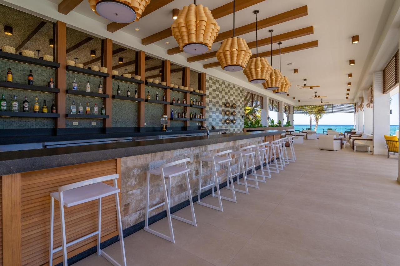 Caribe Deluxe Princess Punta Cana Esterno foto Rooftop bar at the Grand Palladium Hotel